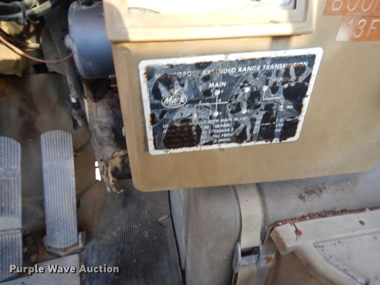 image for item DI8082 1984 Mack DM685S  truck cab and chassis