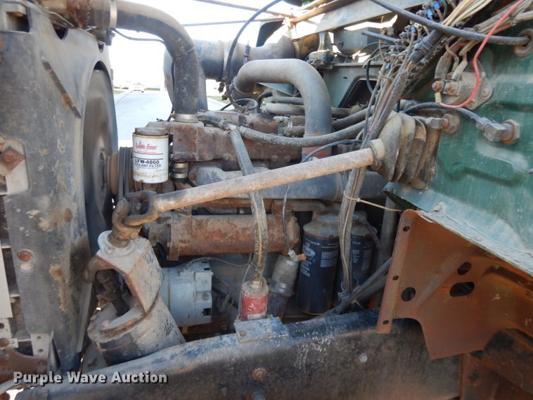 image for item DI8082 1984 Mack DM685S  truck cab and chassis