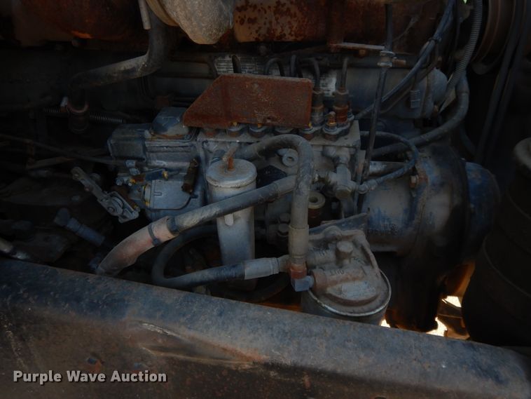 image for item DI8082 1984 Mack DM685S  truck cab and chassis