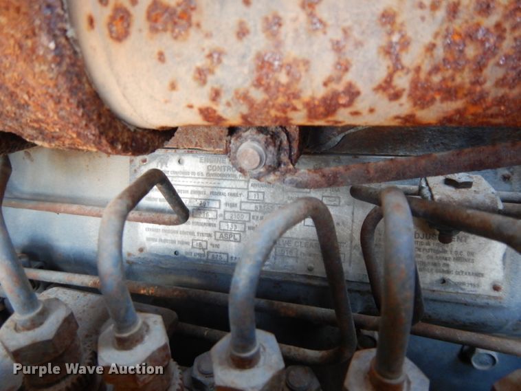 image for item DI8082 1984 Mack DM685S  truck cab and chassis