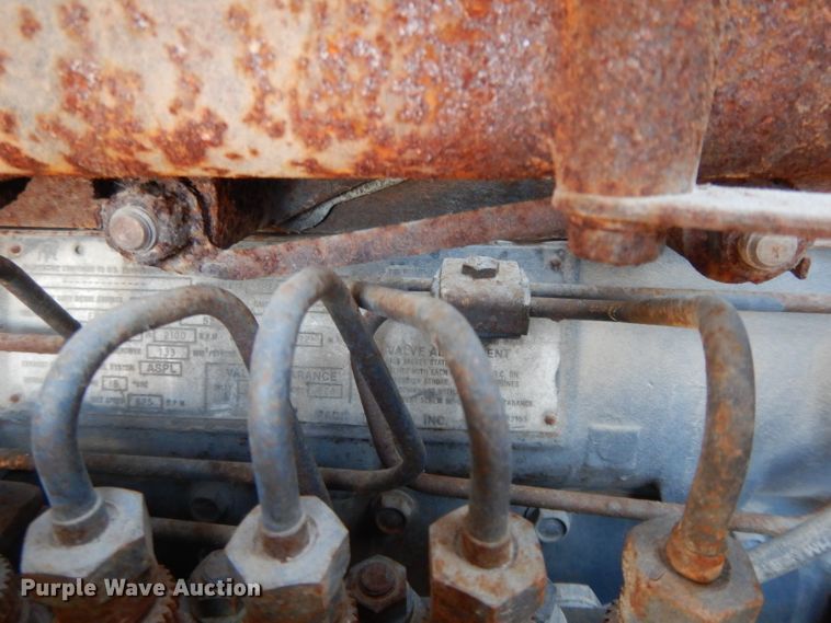 image for item DI8082 1984 Mack DM685S  truck cab and chassis