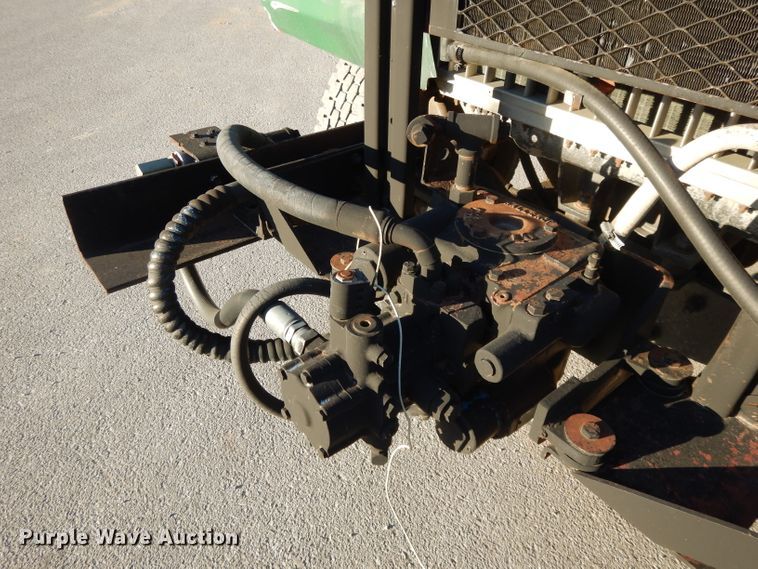 image for item DI8082 1984 Mack DM685S  truck cab and chassis