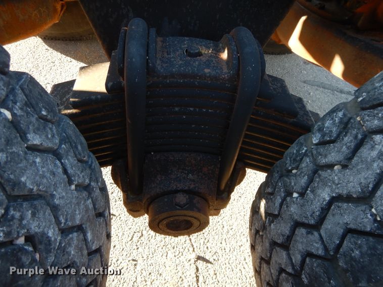 image for item DI8082 1984 Mack DM685S  truck cab and chassis