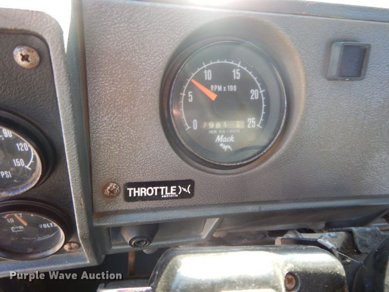 image for item DI8084 1988 Mack DM690S  truck cab and chassis