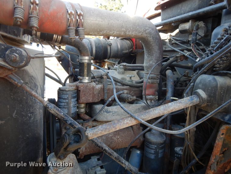 image for item DI8084 1988 Mack DM690S  truck cab and chassis