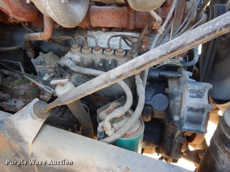 image for item DI8084 1988 Mack DM690S  truck cab and chassis