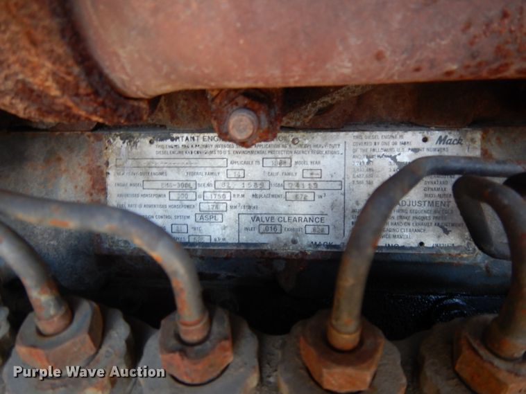 image for item DI8084 1988 Mack DM690S  truck cab and chassis