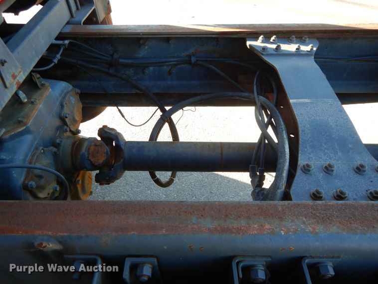 image for item DI8084 1988 Mack DM690S  truck cab and chassis