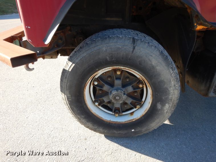 image for item DI8084 1988 Mack DM690S  truck cab and chassis