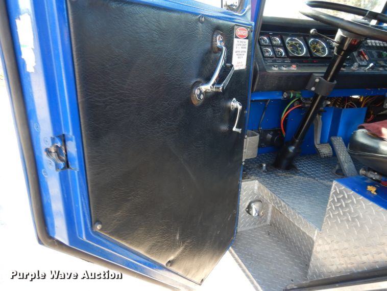 image for item DI8091 1988 Pierce  aerial platform fire truck