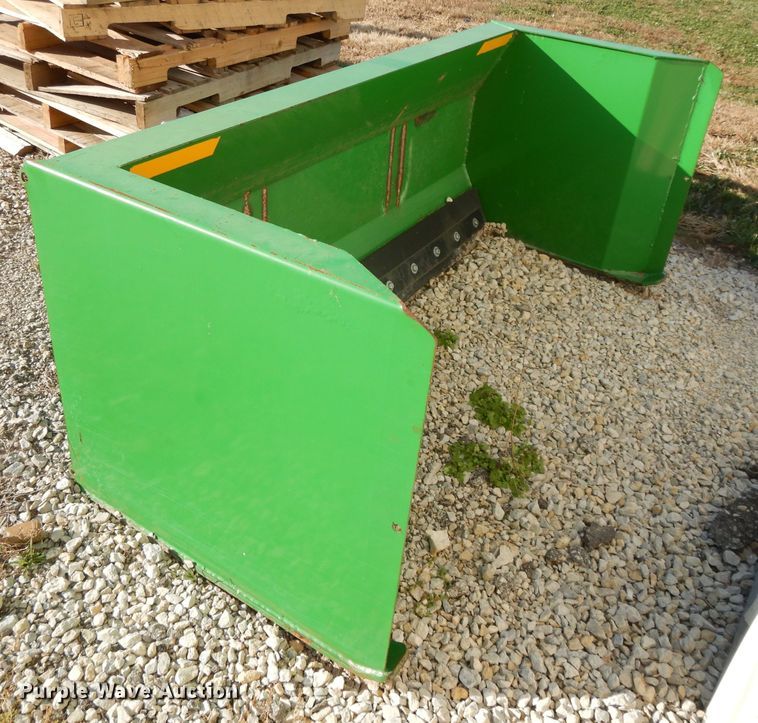 image for item DI8119 Frontier XFAS10H000108 skid steer snow pusher