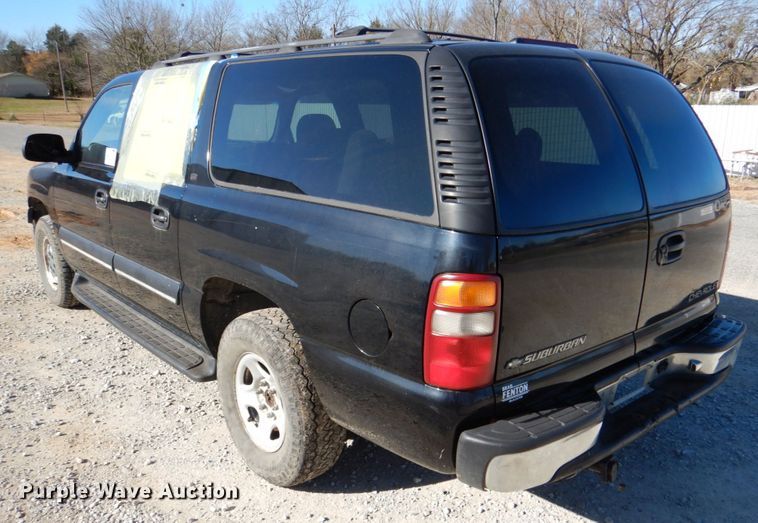 image for item DJ0302 2001 Chevrolet Suburban C1500  SUV