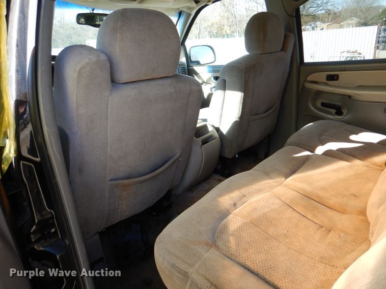 image for item DJ0302 2001 Chevrolet Suburban C1500  SUV