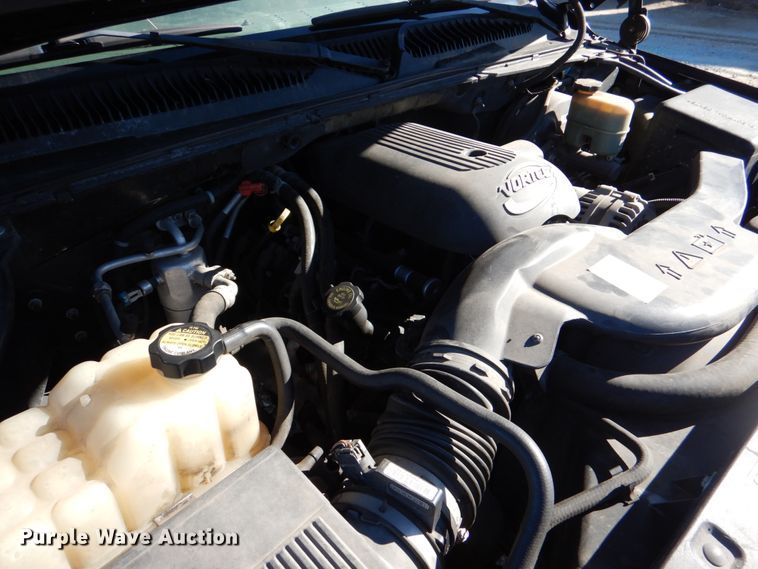 image for item DJ0302 2001 Chevrolet Suburban C1500  SUV