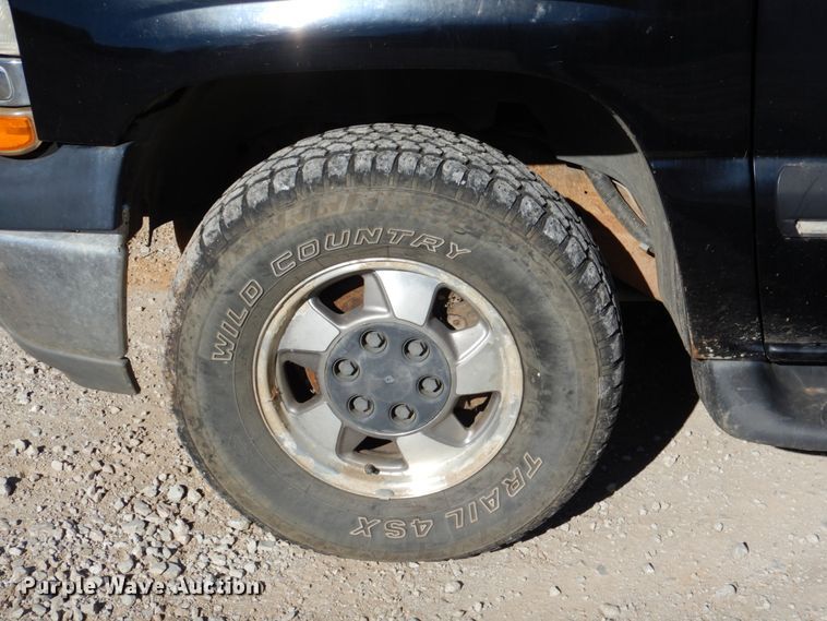 image for item DJ0302 2001 Chevrolet Suburban C1500  SUV