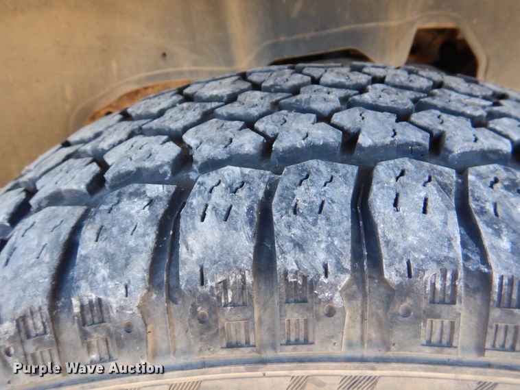 image for item DJ0302 2001 Chevrolet Suburban C1500  SUV