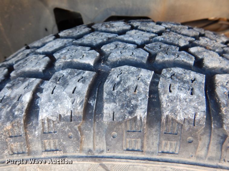 image for item DJ0302 2001 Chevrolet Suburban C1500  SUV