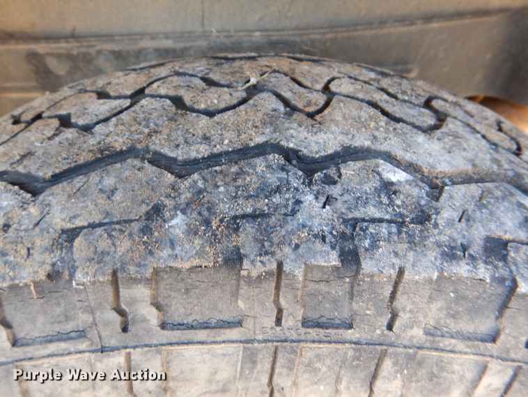 image for item DJ0302 2001 Chevrolet Suburban C1500  SUV