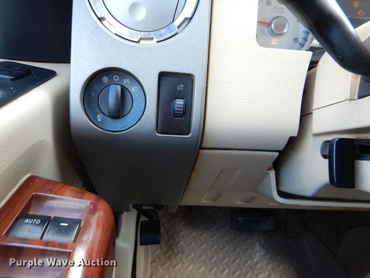 image for item DJ0754 2010 Ford F250 Super Duty King Ranch  Crew Cab pickup truck