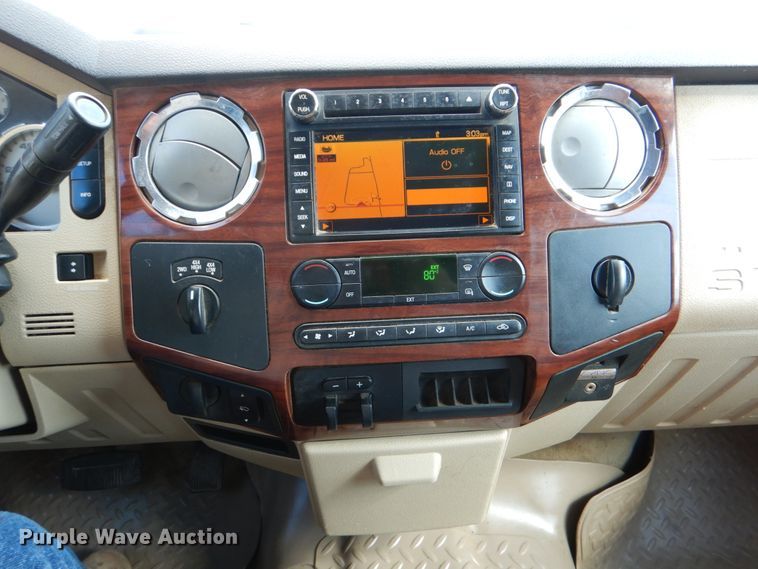 image for item DJ0754 2010 Ford F250 Super Duty King Ranch  Crew Cab pickup truck