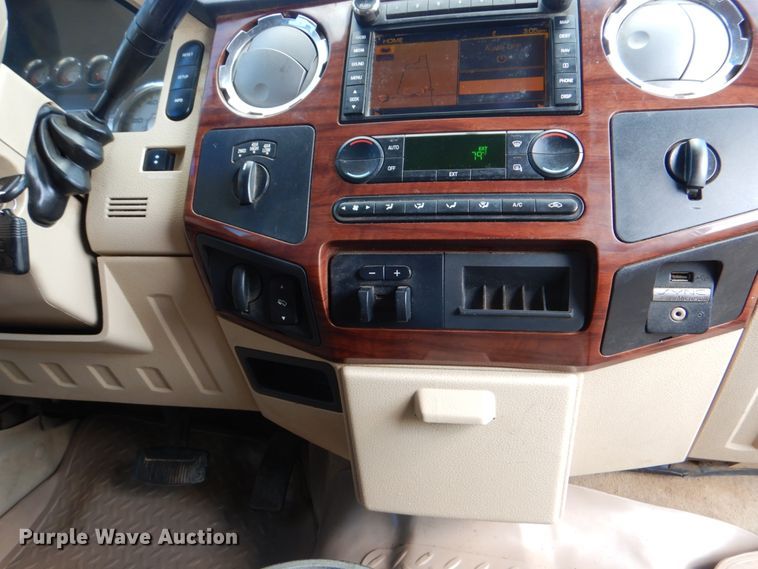 image for item DJ0754 2010 Ford F250 Super Duty King Ranch  Crew Cab pickup truck