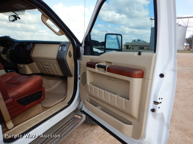 image for item DJ0754 2010 Ford F250 Super Duty King Ranch  Crew Cab pickup truck