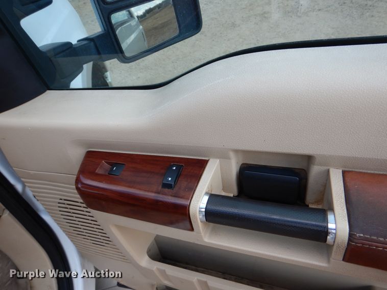 image for item DJ0754 2010 Ford F250 Super Duty King Ranch  Crew Cab pickup truck