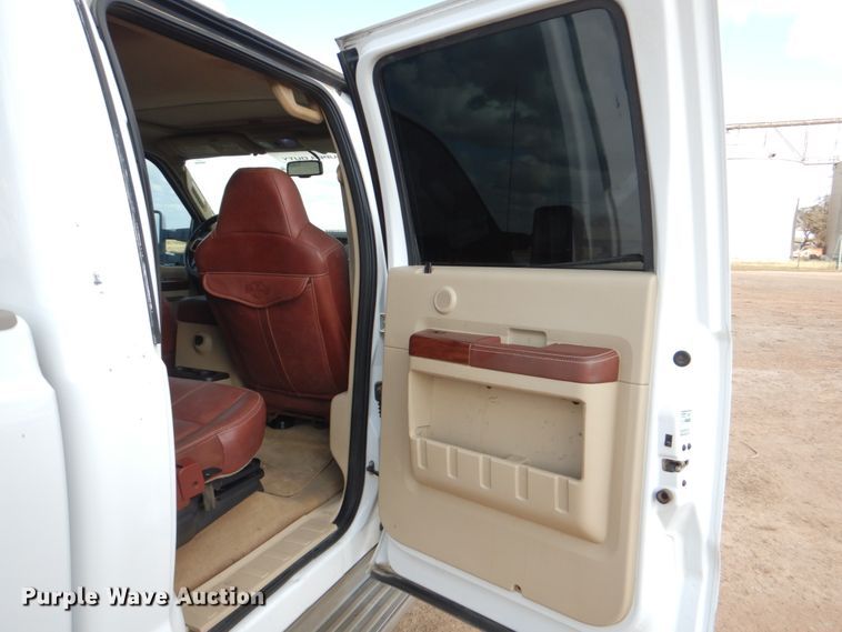 image for item DJ0754 2010 Ford F250 Super Duty King Ranch  Crew Cab pickup truck