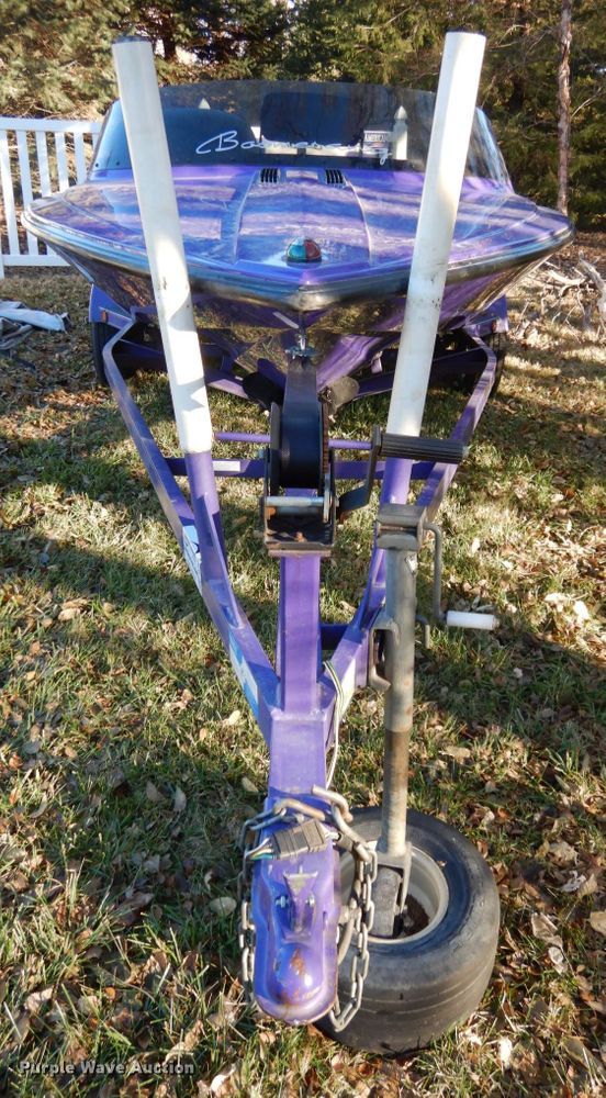image for item DJ5796 1997 Moomba Boomerang  boat