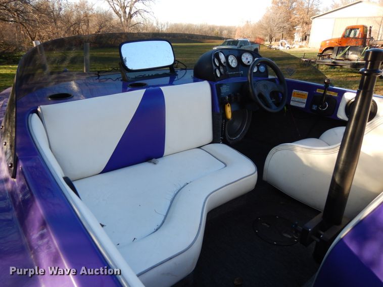 image for item DJ5796 1997 Moomba Boomerang  boat