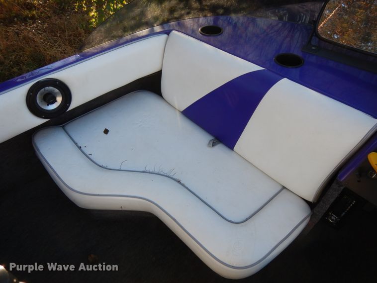 image for item DJ5796 1997 Moomba Boomerang  boat