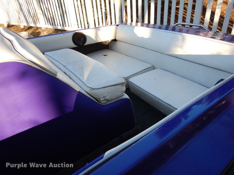 image for item DJ5796 1997 Moomba Boomerang  boat