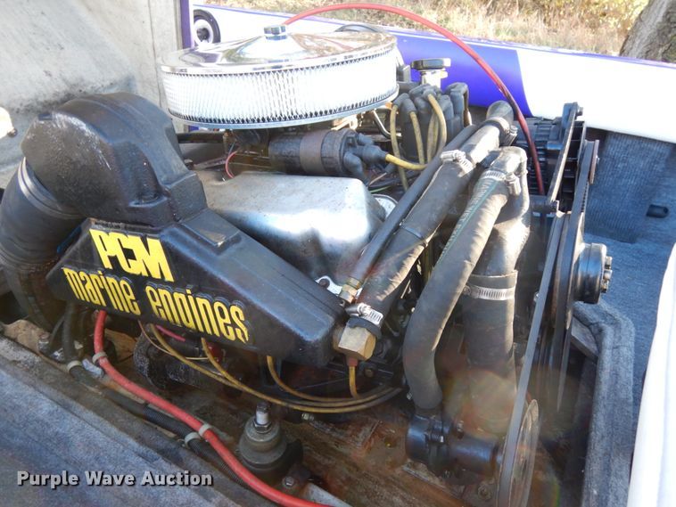 image for item DJ5796 1997 Moomba Boomerang  boat
