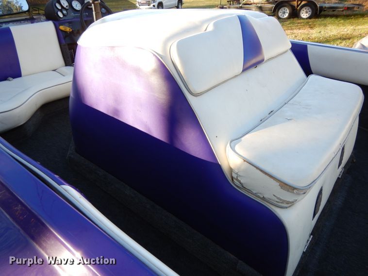 image for item DJ5796 1997 Moomba Boomerang  boat