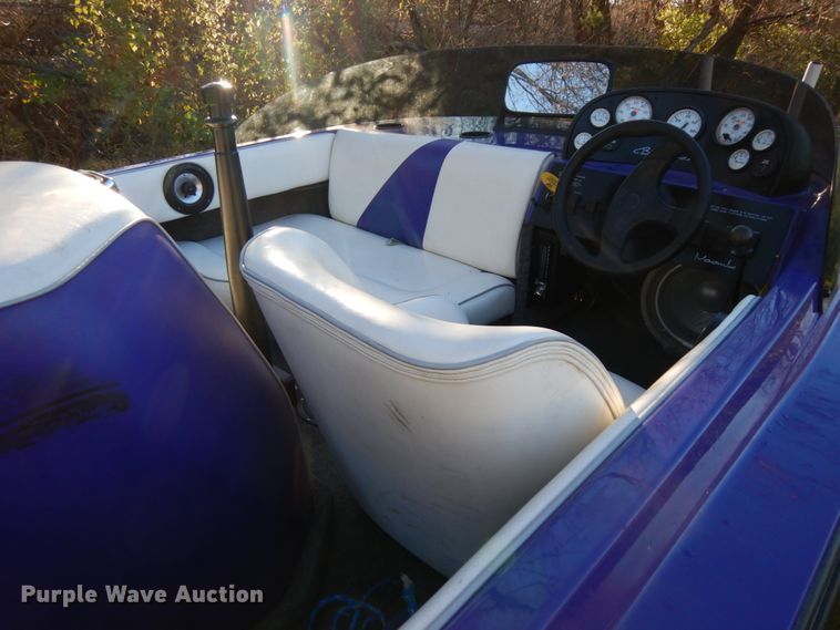 image for item DJ5796 1997 Moomba Boomerang  boat