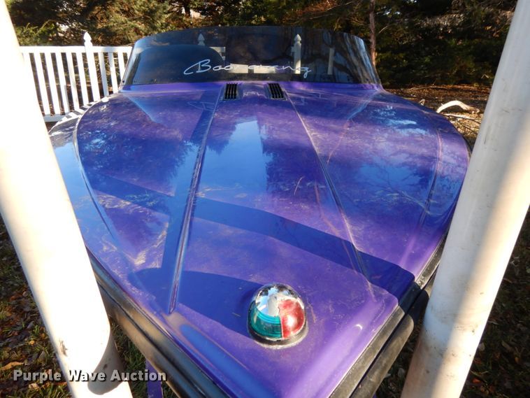 image for item DJ5796 1997 Moomba Boomerang  boat