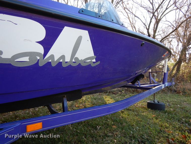 image for item DJ5796 1997 Moomba Boomerang  boat