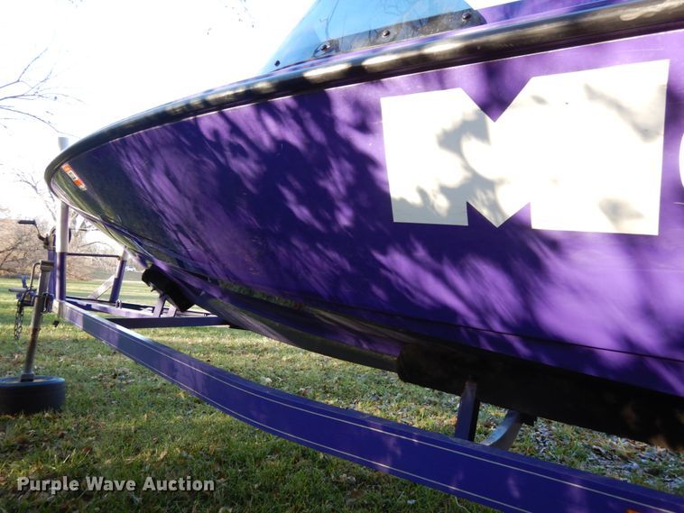 image for item DJ5796 1997 Moomba Boomerang  boat