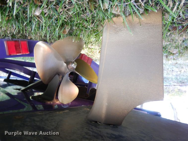 image for item DJ5796 1997 Moomba Boomerang  boat