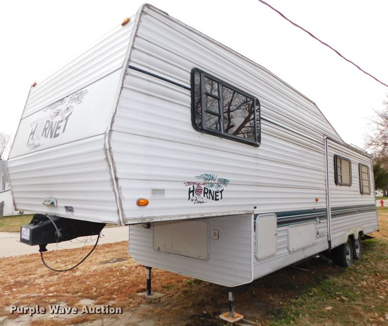 image for item DJ5844 1995 Hornet 305R  camper