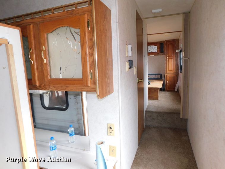 image for item DJ5844 1995 Hornet 305R  camper