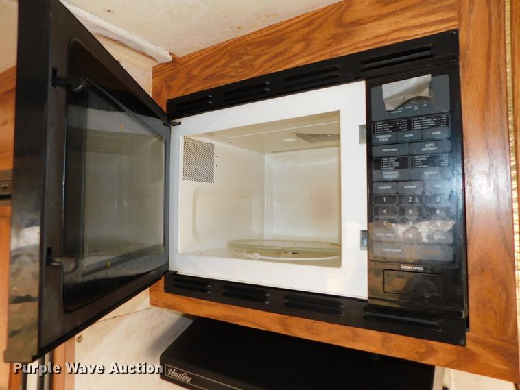 image for item DJ5844 1995 Hornet 305R  camper