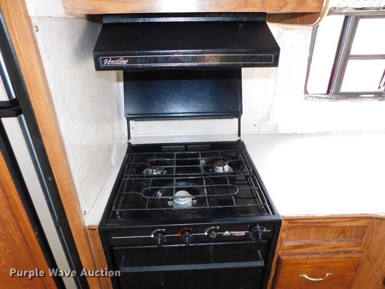 image for item DJ5844 1995 Hornet 305R  camper