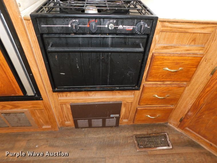 image for item DJ5844 1995 Hornet 305R  camper