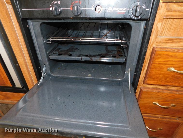 image for item DJ5844 1995 Hornet 305R  camper