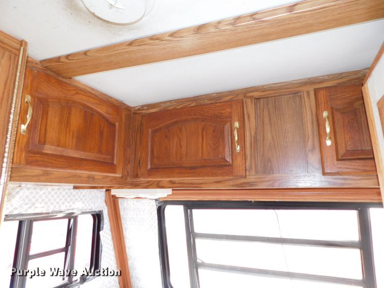 image for item DJ5844 1995 Hornet 305R  camper