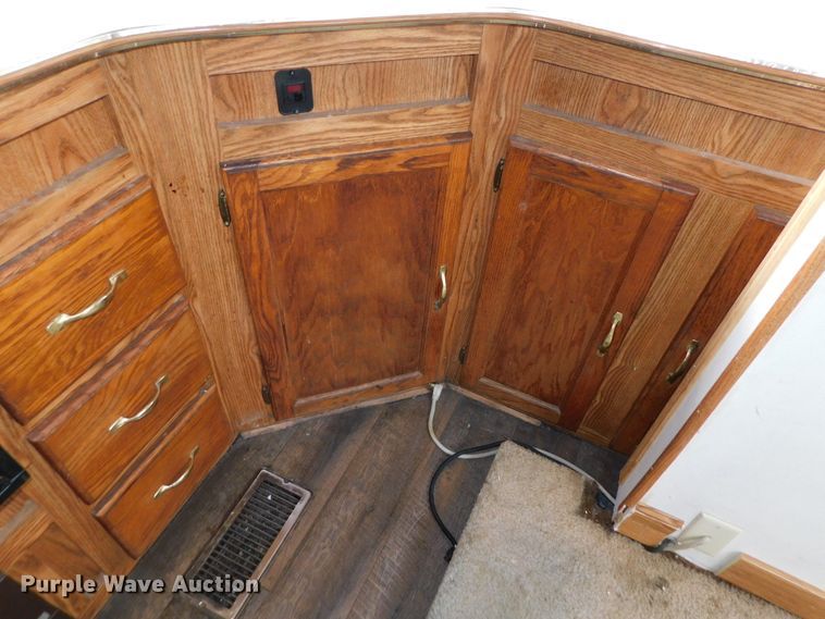 image for item DJ5844 1995 Hornet 305R  camper