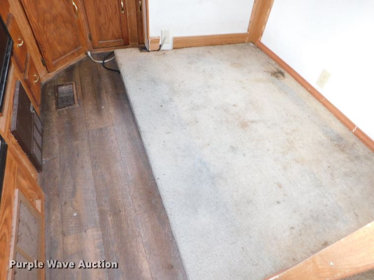 image for item DJ5844 1995 Hornet 305R  camper