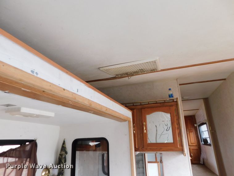 image for item DJ5844 1995 Hornet 305R  camper