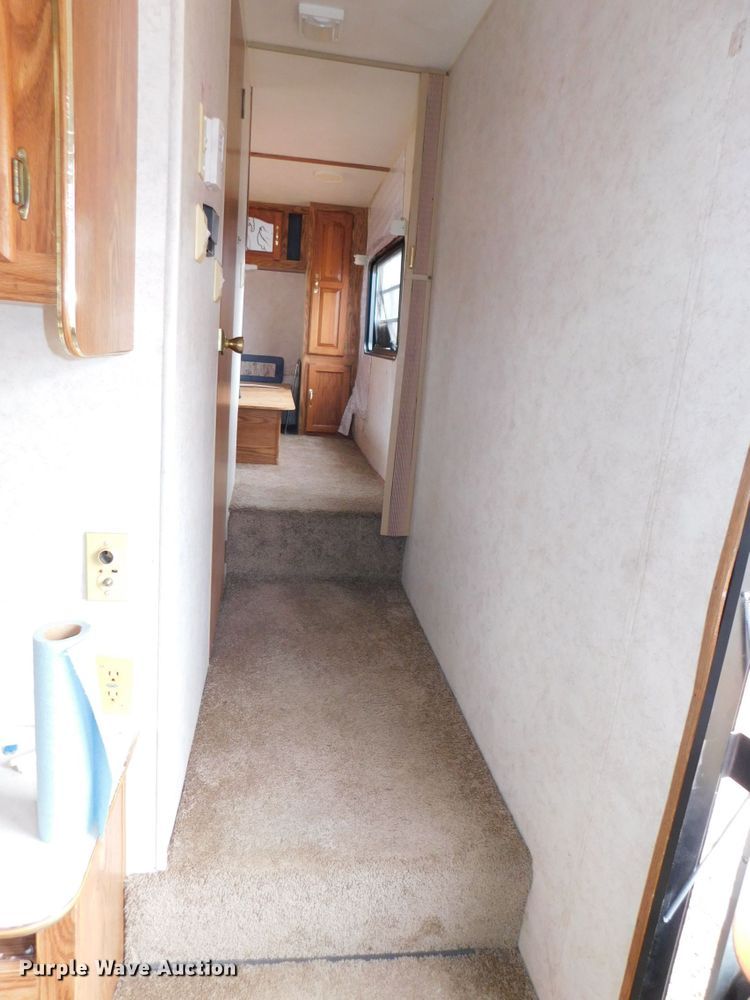 image for item DJ5844 1995 Hornet 305R  camper